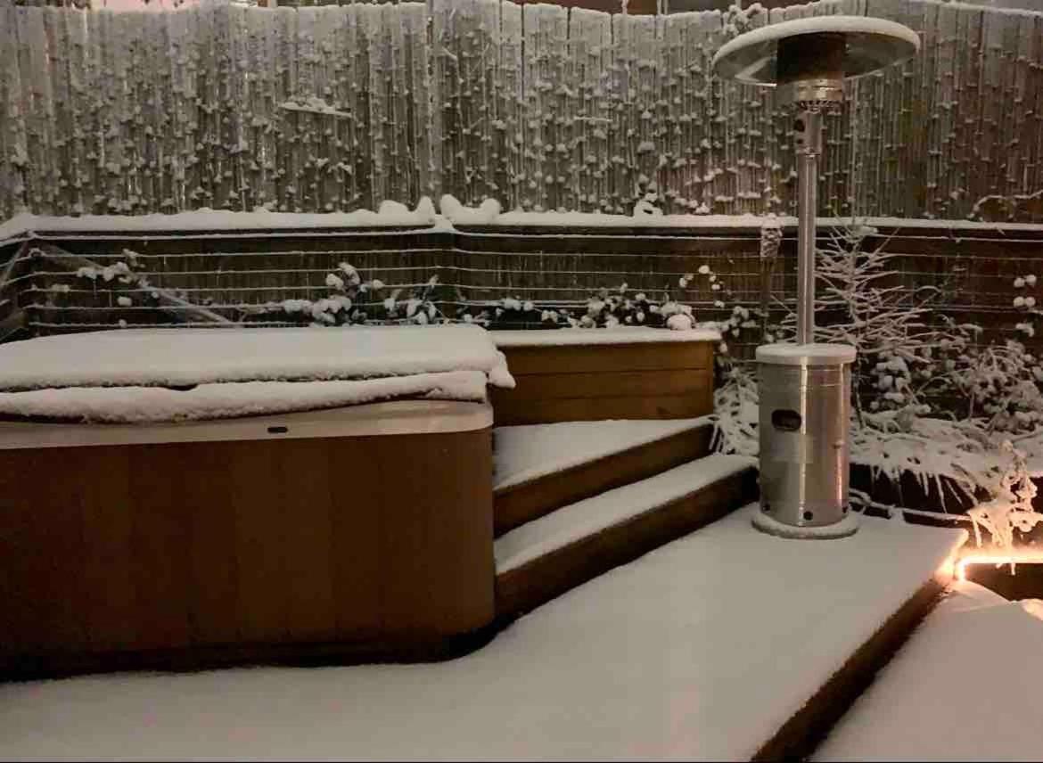 Happy Haven W Hottub, Gym, & Hammocks In West Avl