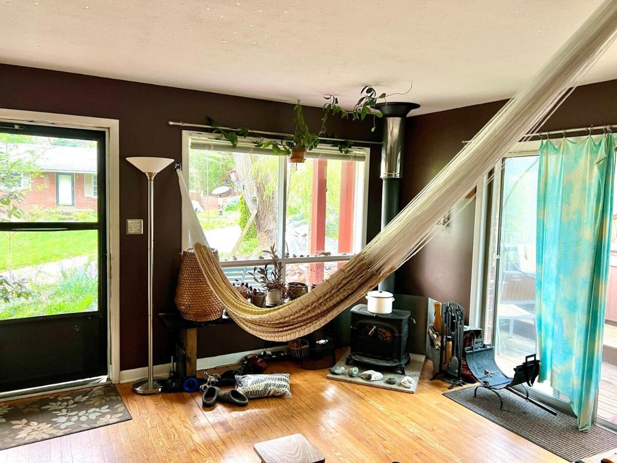 Holiday home Happy Haven W Hottub, Gym, & Hammocks In West Avl