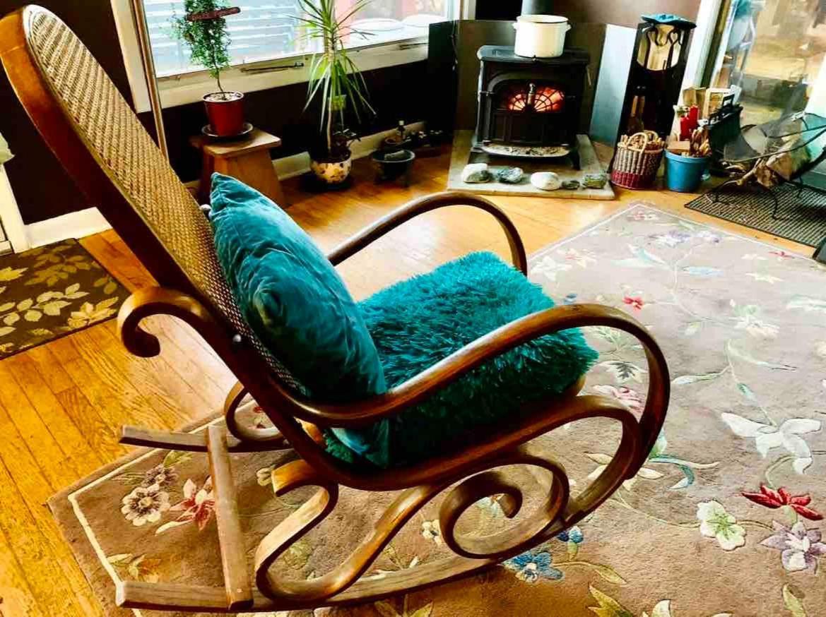 Happy Haven W Hottub, Gym, & Hammocks In West Avl Holiday home *